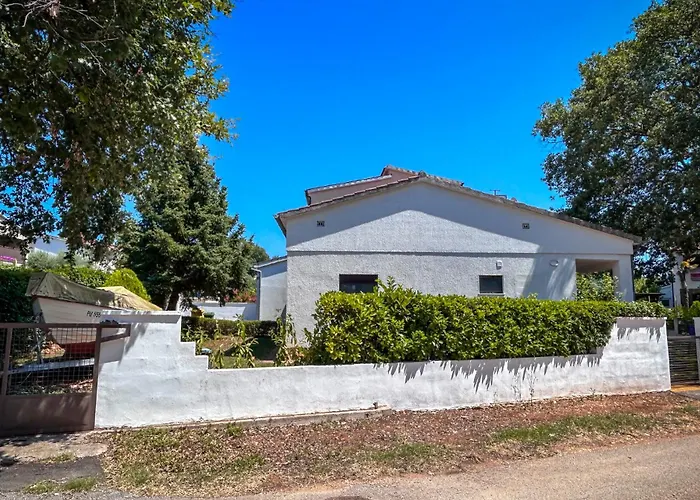 Isabella Vikendica *