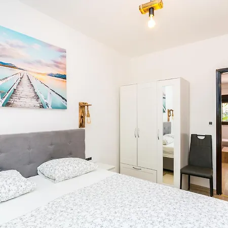 Holiday home Isabella *